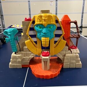 Fischer Price Iamginext Serpent Strike Pyramid playset